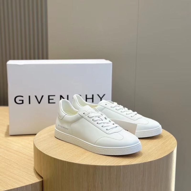 Givenchy Sneakers